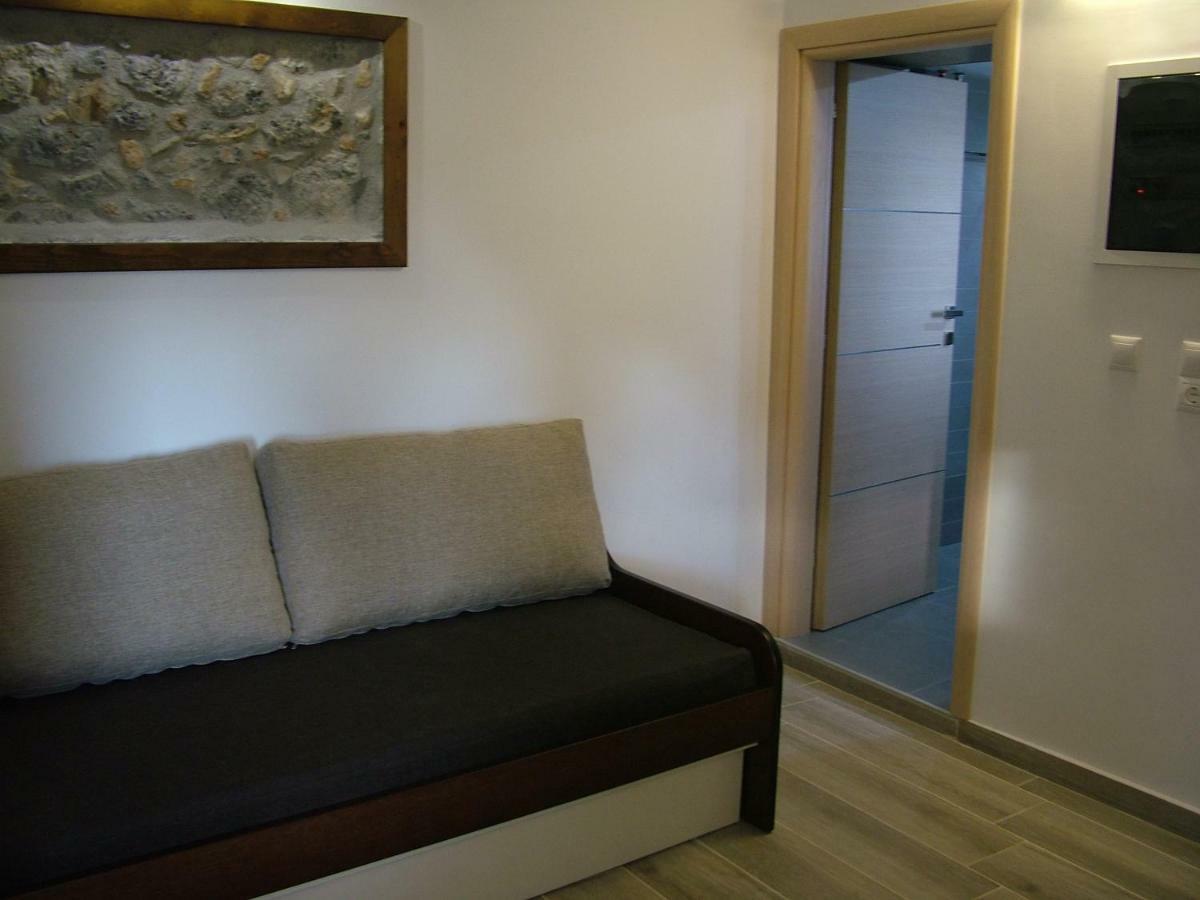 Villa M - Villa With Private Pool And Yard Anatoli  Luaran gambar