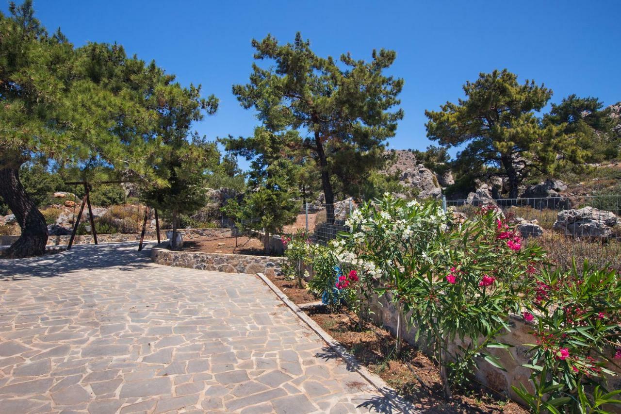 Villa M - Villa With Private Pool And Yard Anatoli  Luaran gambar